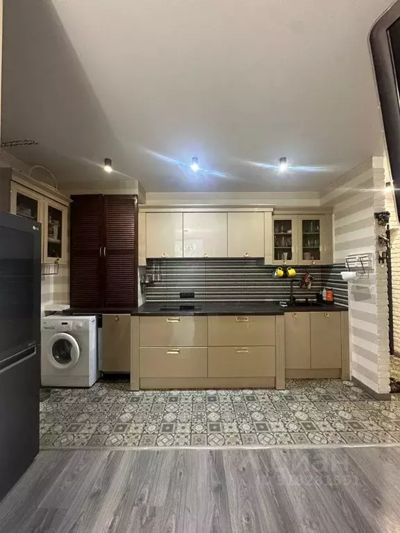 2-к кв. Астраханская область, Астрахань ул. Бехтерева, 2А (55.2 м) - Фото 1