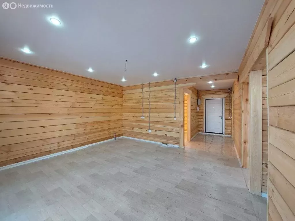 Дом в Урик, Тенистая улица (120 м) - Фото 1