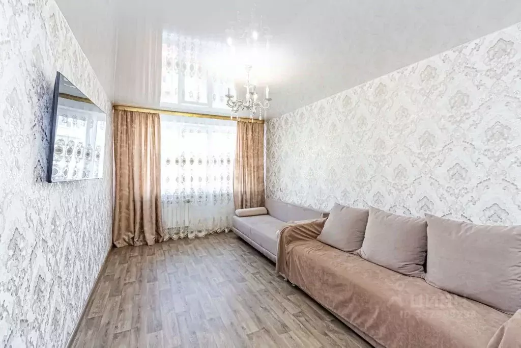 3-к кв. Тюменская область, Тюмень ул. Мельникайте, 128 (69.2 м) - Фото 1