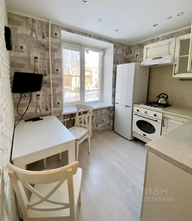 2-к кв. Санкт-Петербург пос. Стрельна, Санкт-Петербургское ш., 98 ... - Фото 1