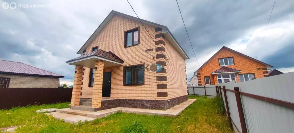 Дом в село Иглино, Салаватская улица, 10 (200 м) - Фото 1