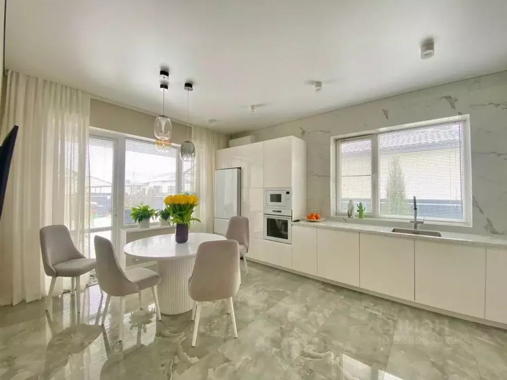 Дом в Волгоградская область, Среднеахтубинский район, Фрунзенское ... - Фото 2