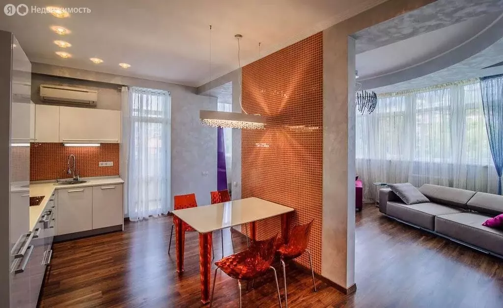 3-комнатная квартира: Ялта, улица Щорса, 20 (107 м) - Фото 1