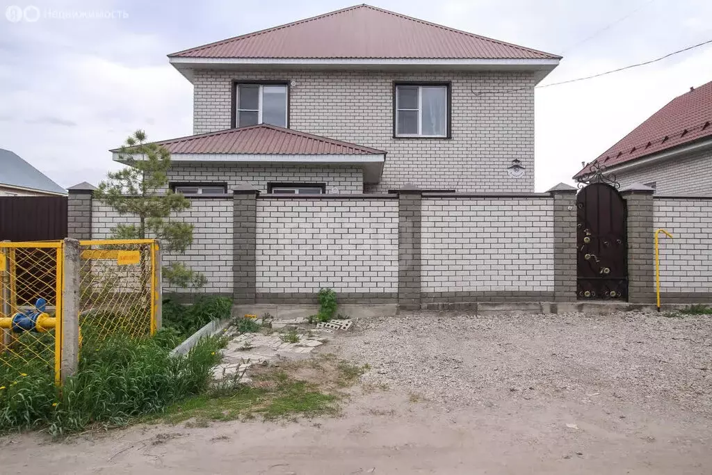 Дом в село Шахи, улица Куйбышева (200.1 м) - Фото 1