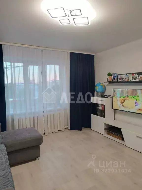 3-к кв. Омская область, Омск Звездный мкр, ул. Лисицкого, 3к1 (57.0 м) - Фото 1