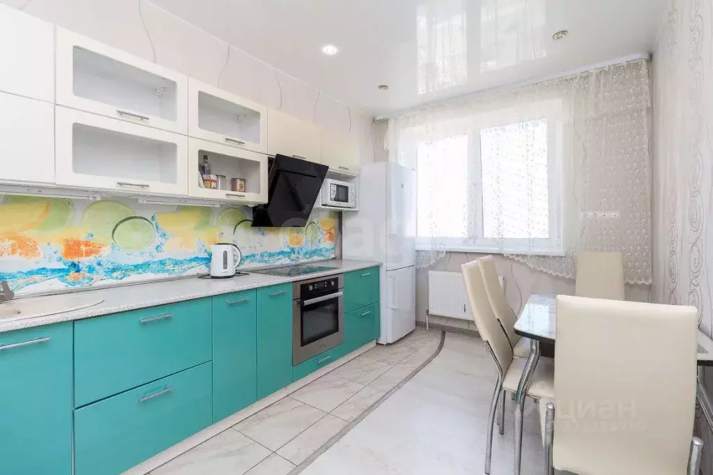 2-к кв. Тюменская область, Тюмень ул. Газовиков, 35 (67.0 м) - Фото 2