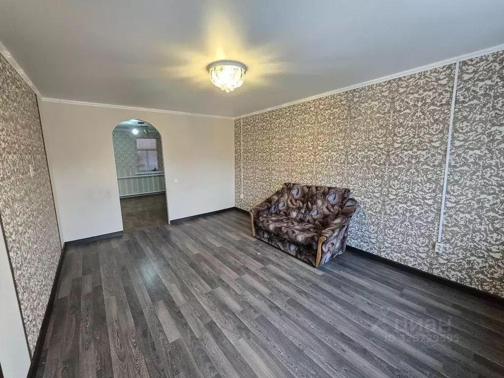 Дом в Астраханская область, Астрахань ул. 7-я Литейная, 5 (90 м) - Фото 1