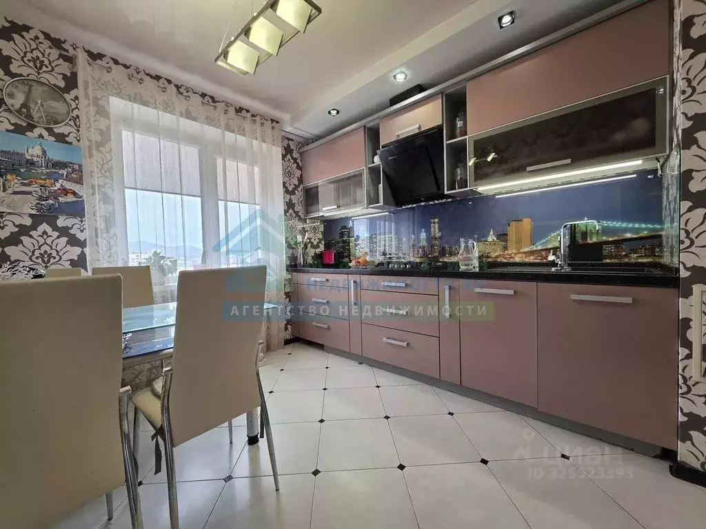 4-к кв. Краснодарский край, Новороссийск ул. Дзержинского, 130 (95.0 ... - Фото 1