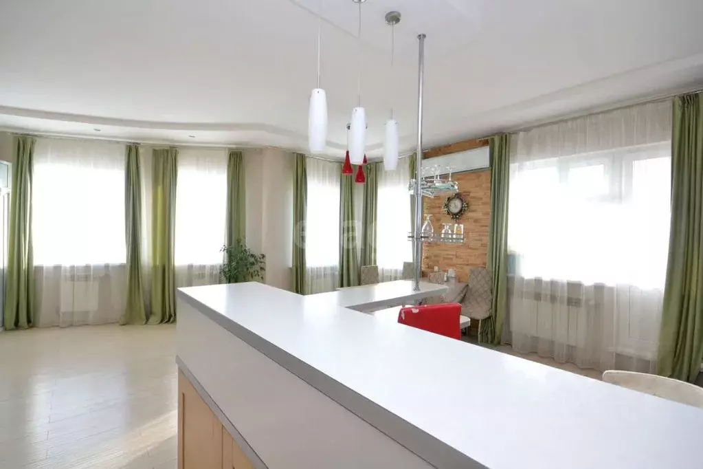 3-к кв. Саха (Якутия), Якутск ул. Ларионова, 6 (110.1 м) - Фото 2