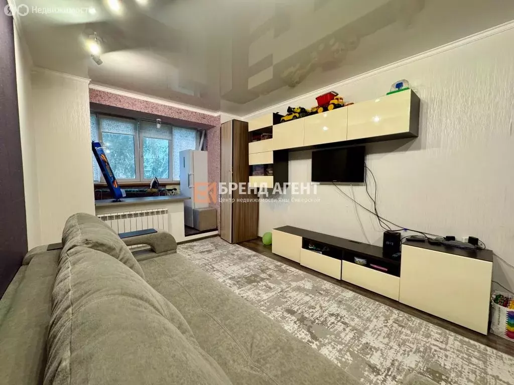 3-комнатная квартира: Белгород, улица Будённого, 8 (71 м) - Фото 1