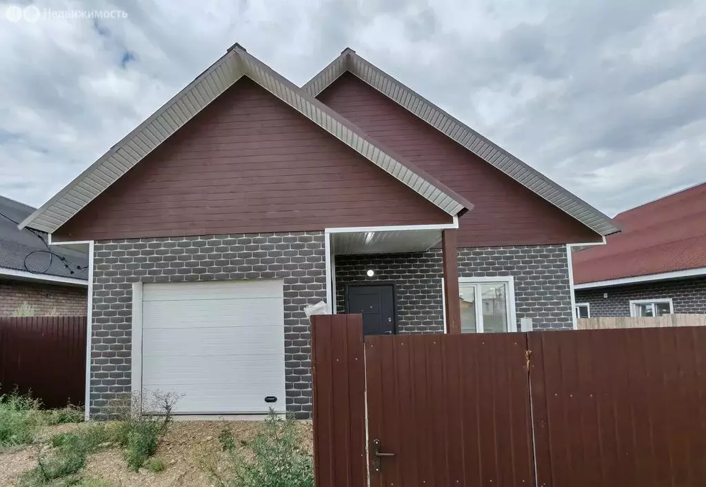 Дом в село Максимовщина, Кирпичная улица (160 м) - Фото 1