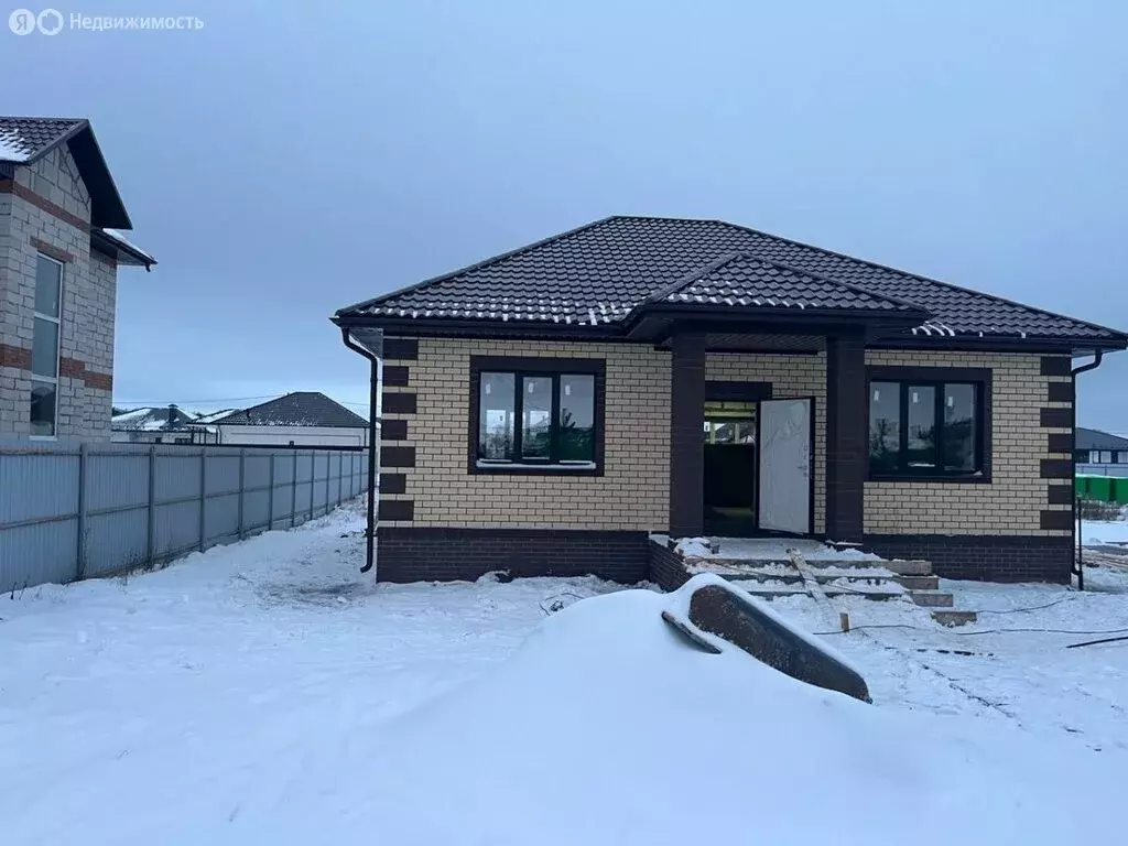 Дом в деревня Духовец, Апрельская улица (100 м) - Фото 1