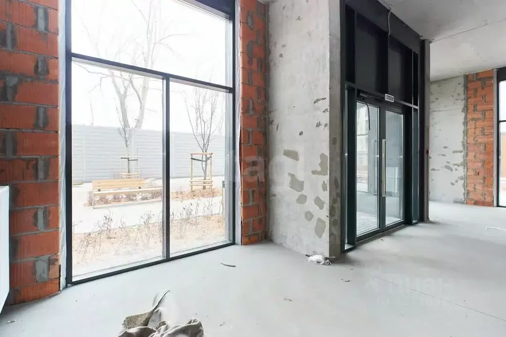 Помещение свободного назначения в Тюменская область, Тюмень ул. ... - Фото 1