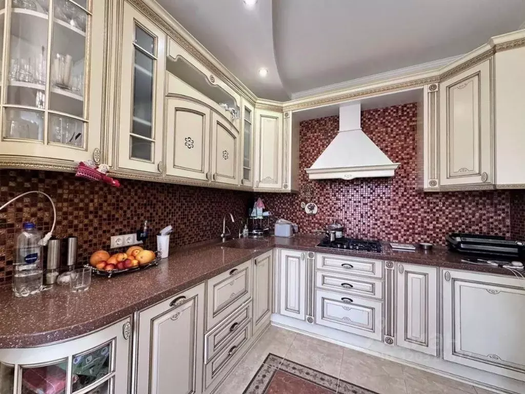 Дом в Волгоградская область, Волгоград ул. Айвазовского, 34 (236 м) - Фото 1
