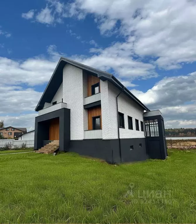 Дом в Московская область, Солнечногорск ул. Малиновая, 15 (360 м) - Фото 1