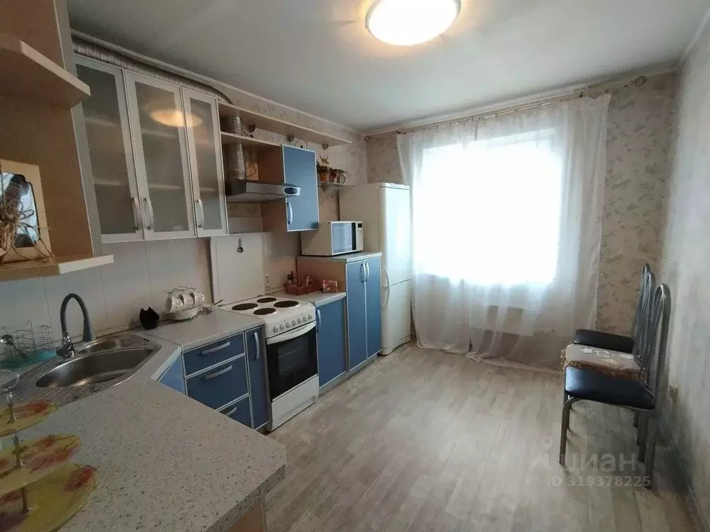 3-к кв. Свердловская область, Екатеринбург ул. Репина, 99А (83.7 м) - Фото 0