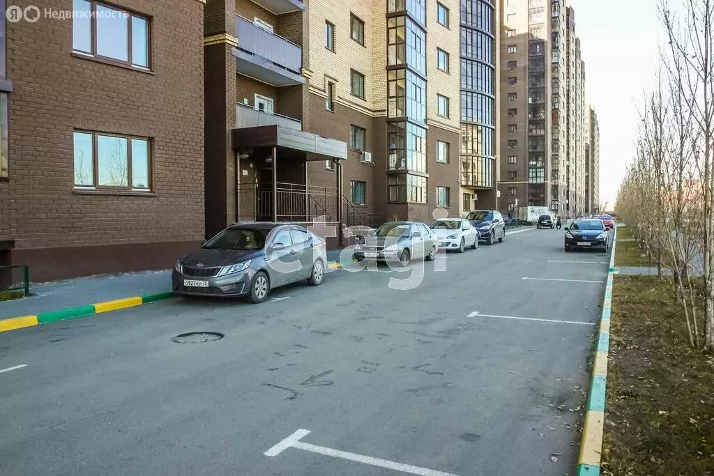 3-комнатная квартира: Тюмень, Харьковская улица, 68 (79 м) - Фото 1