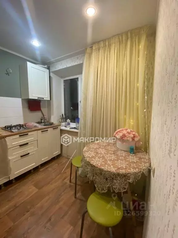 2-к кв. Брянская область, Брянск ул. Луначарского, 12 (43.9 м) - Фото 2