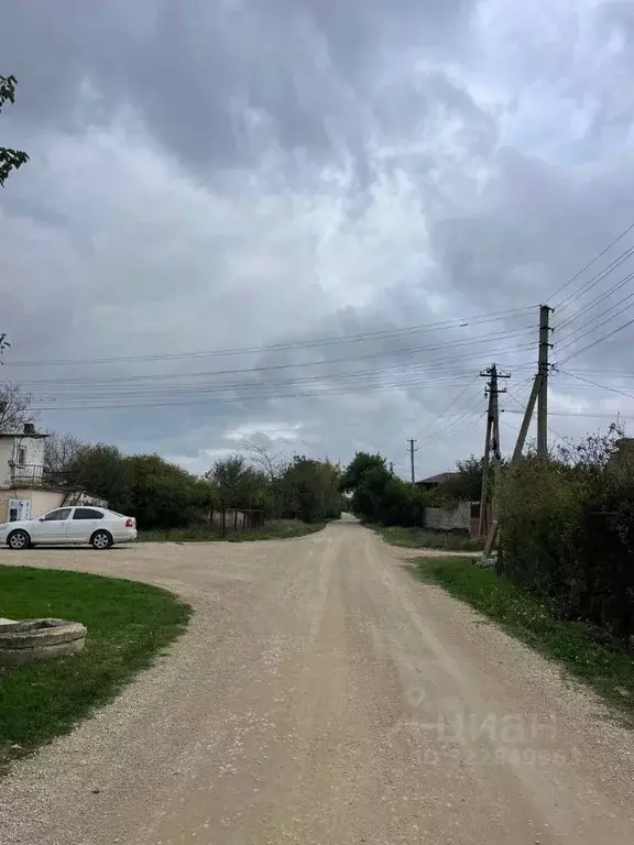 Участок в Крым, Кировское пгт ул. 16-я (10.0 сот.) - Фото 2