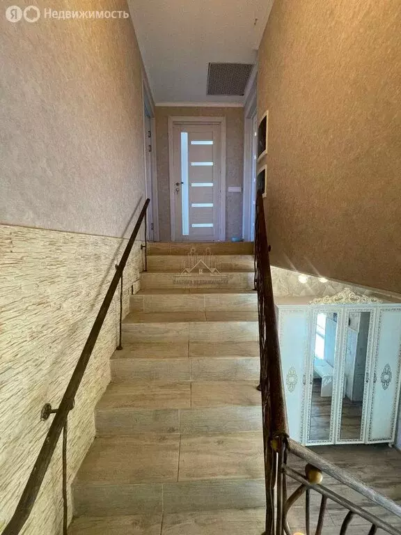 Дом в Гвардейское, Первомайская улица, 21 (240 м) - Фото 1