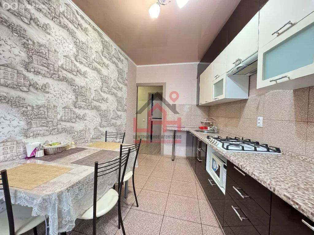 2-комнатная квартира: Ессентуки, улица Орджоникидзе, 88к3 (60 м) - Фото 1