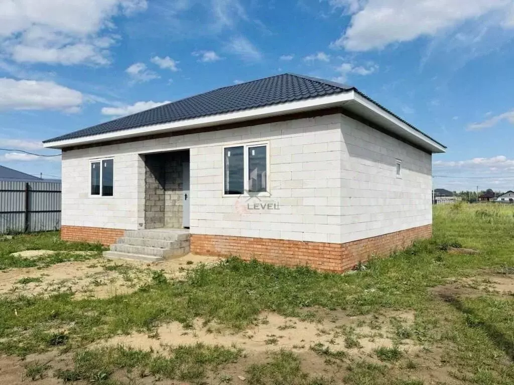 Дом в Саратовская область, Энгельсский район, Новопушкинское ... - Фото 0
