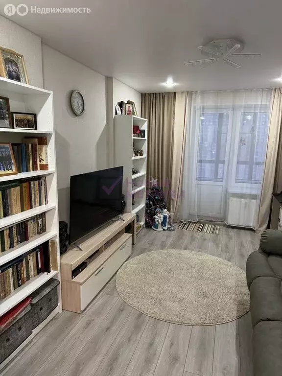 3-комнатная квартира: посёлок Парголово, улица Фёдора Абрамова, 18к1 ... - Фото 1