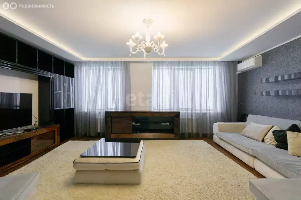 4-комнатная квартира: Нижнекамск, улица Гагарина, 19 (214.1 м) - Фото 1
