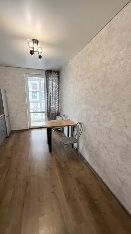 1-к. квартира, 39 м, 4/10 эт. - Фото 1