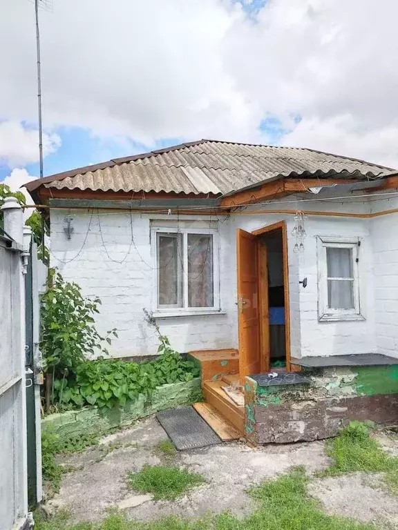 Дом в Воронежская область, Павловский район, Казинское с/пос, с. ... - Фото 1