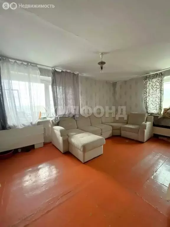 4-комнатная квартира: Ак-Довурак, улица Монгуш Марата, 6 (73 м) - Фото 1