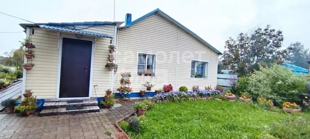 Дом в Кемеровская область, Крапивинский пгт ул. Мунгатская, 68 (54 м) - Фото 1