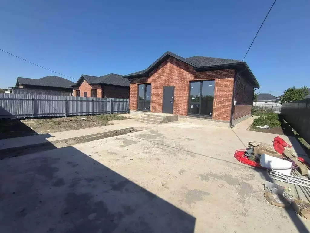 Дом в Краснодарский край, Динской район, Новотитаровская ст-ца ул. ... - Фото 1