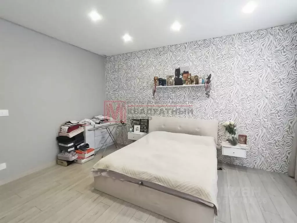 Дом в Белгородская область, Старый Оскол ул. Художественная, 8 (200 м) - Фото 1