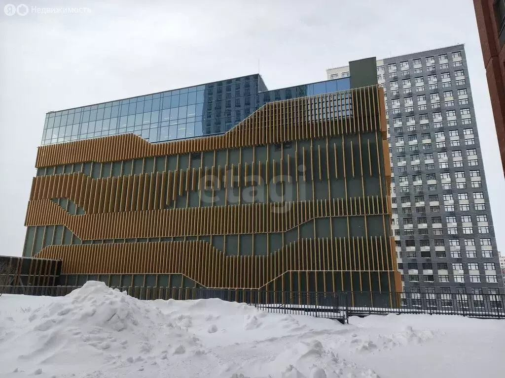 Квартира-студия: Тюмень, улица Тимофея Чаркова, 93 (29.8 м) - Фото 2