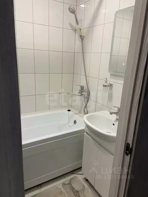 2-к кв. Тюменская область, Тюмень ул. Елизарова, 30 (50.0 м) - Фото 1