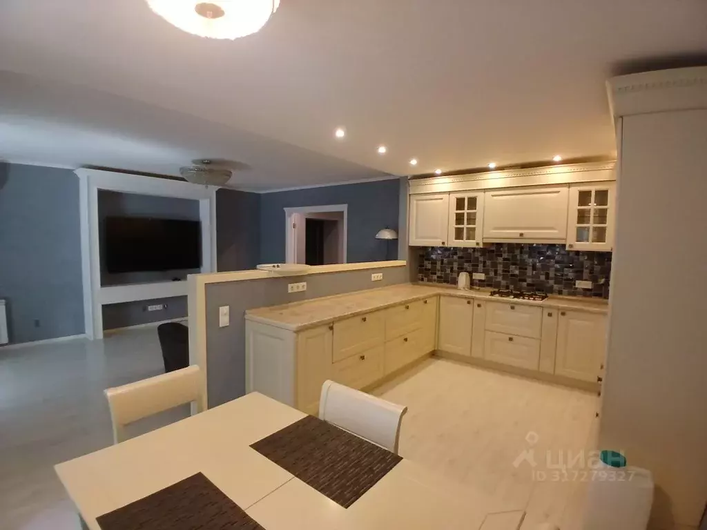 3-к кв. Саратовская область, Саратов ул. Имени А.С. Пушкина, 12/16 ... - Фото 1