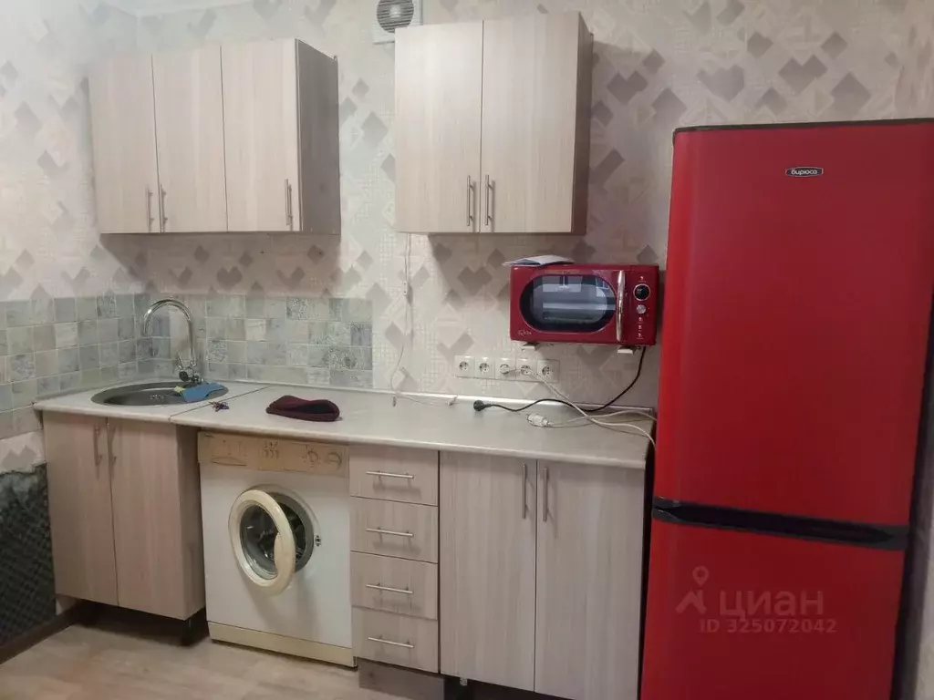 Комната Омская область, Омск ул. 10 лет Октября, 141 (17.0 м) - Фото 1