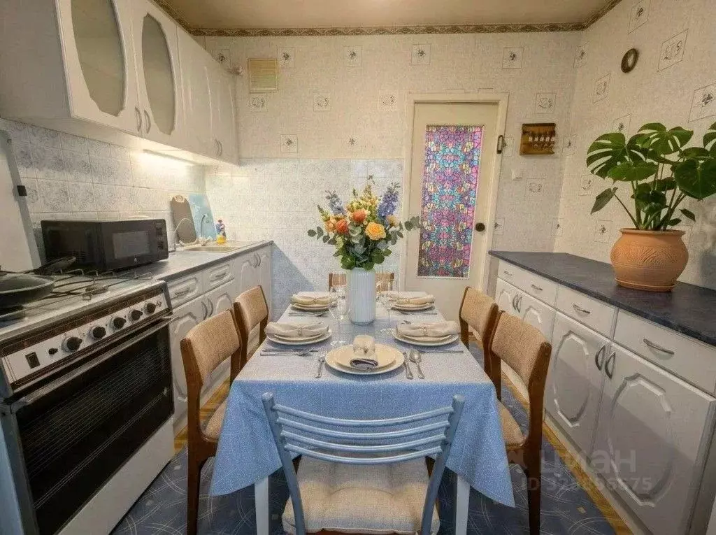 2-к кв. Ленинградская область, Кириши ул. Нефтехимиков, 18 (50.0 м) - Фото 2