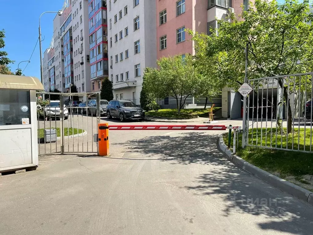 Гараж в Москва Ходынский бул., 9 (18 м) - Фото 0