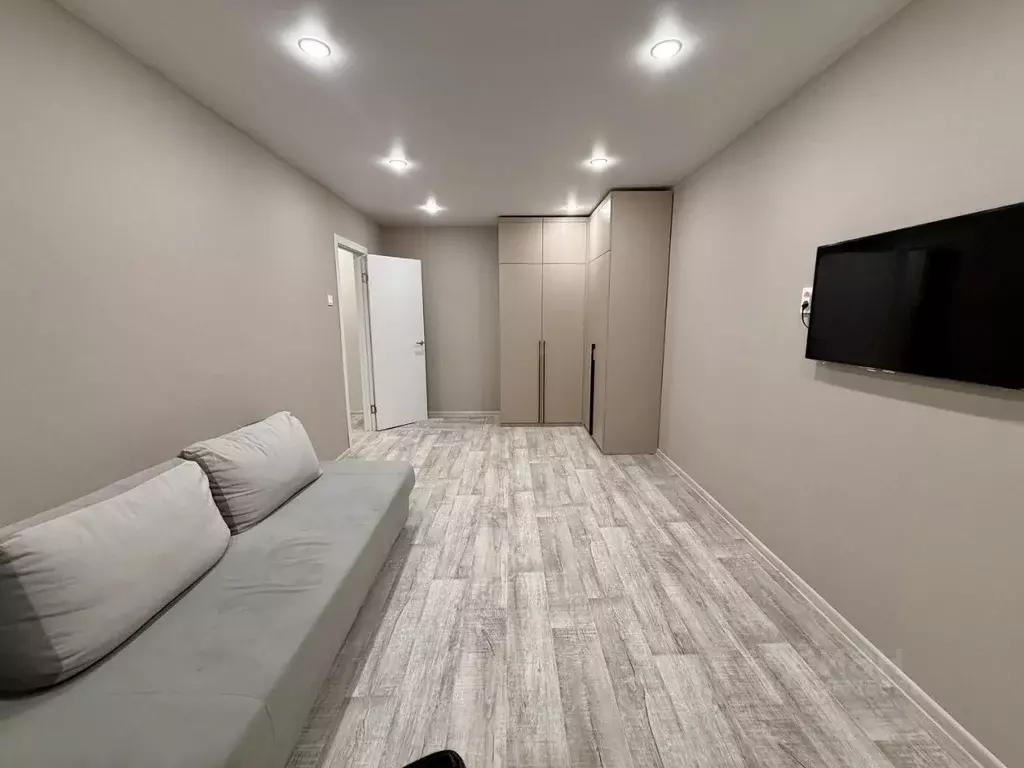 1-к кв. Татарстан, Казань ул. Хайдара Бигичева, 33 (35.0 м) - Фото 1