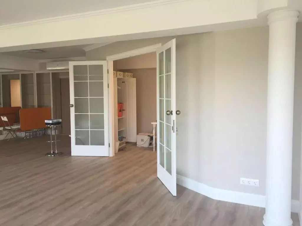 Офис в Краснодарский край, Сочи Центральный мкр, ул. Несебрская, 6Б ... - Фото 1