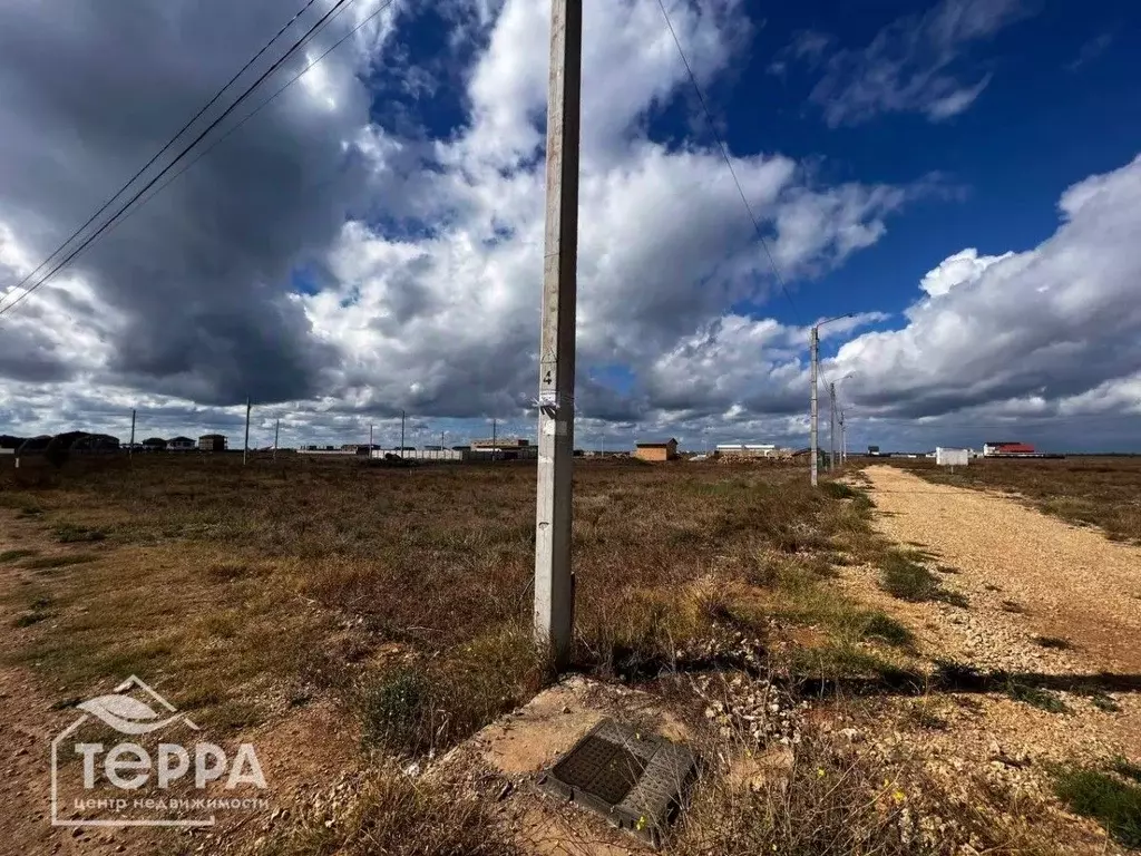 Участок в Крым, Сакский район, с. Уютное  (5.0 сот.) - Фото 0