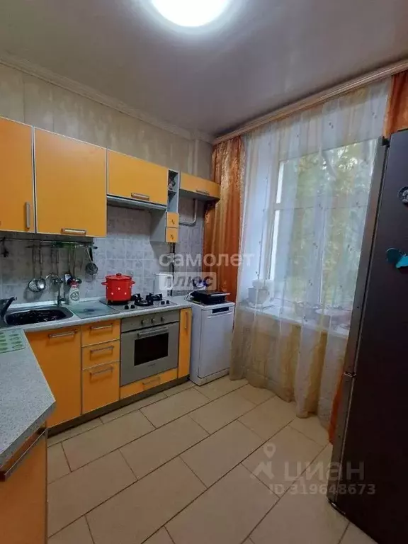 3-к кв. Омская область, Омск ул. Герцена, 38 (64.1 м) - Фото 0
