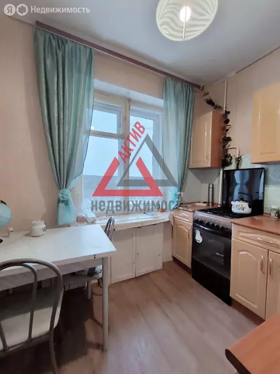 1-комнатная квартира: Каменск-Уральский, посёлок УАЗ, Набережная ... - Фото 1