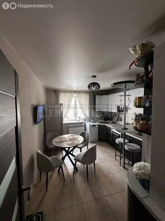 2-комнатная квартира: село Печерск, Автодорожная улица, 12 (68.5 м) - Фото 2