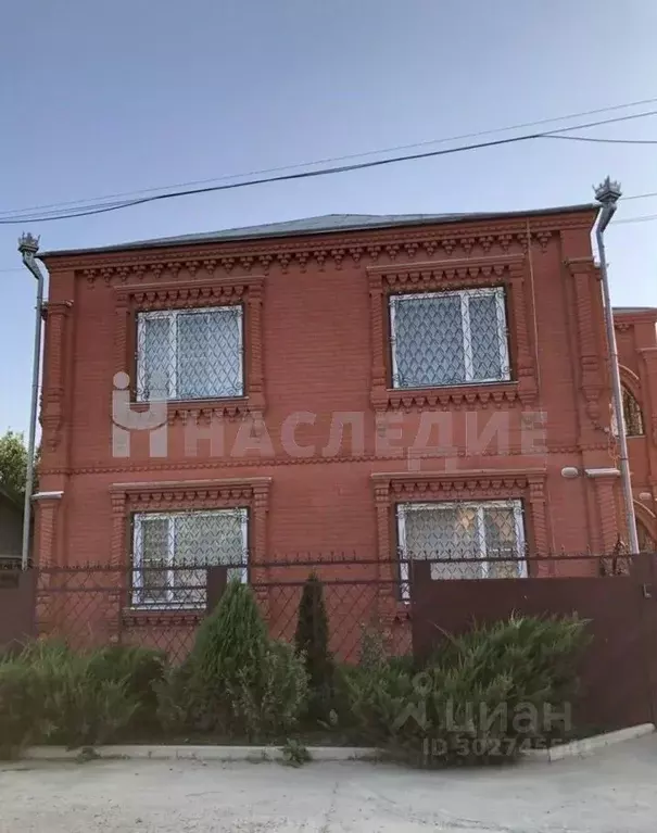 Дом в Краснодарский край, Армавир Красноармейская ул., 119 (250 м) - Фото 0