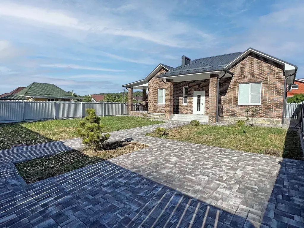Дом в Краснодарский край, Славянск-на-Кубани Строительная ул. (120 м) - Фото 1
