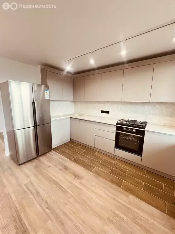 3-комнатная квартира: Казань, улица Рихарда Зорге, 49 (65 м) - Фото 0