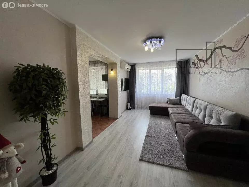 4-комнатная квартира: Магнитогорск, улица Труда, 17 (88.8 м) - Фото 1